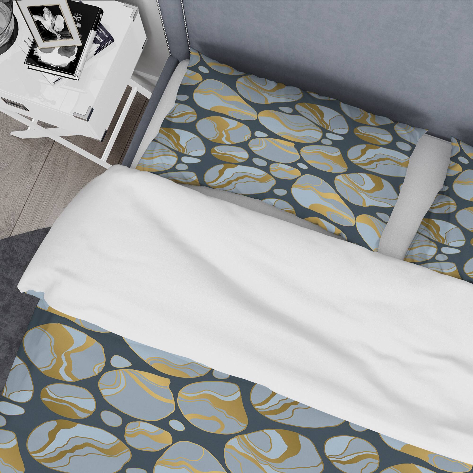 Designart 'Golden Marble Design IV' Mid-Century Duvet Cover Set